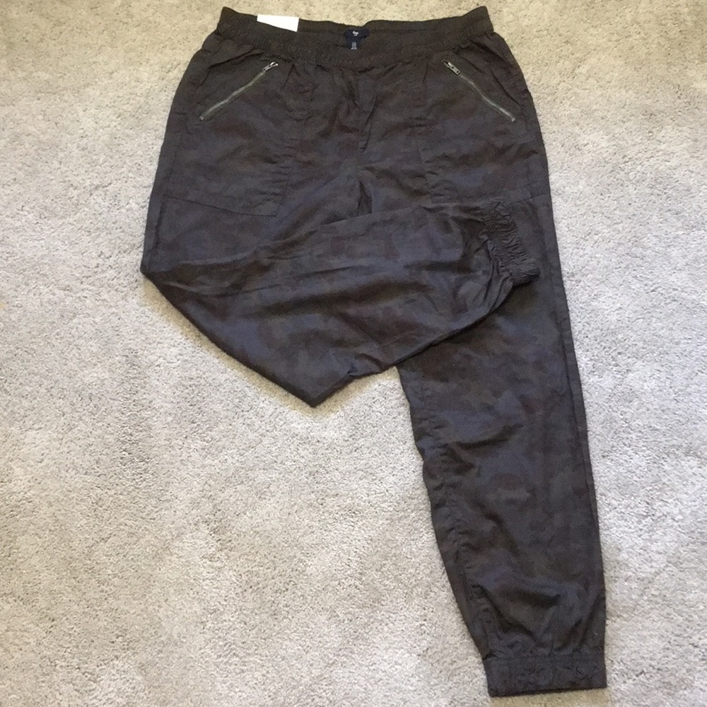 Gap woman cargo pants